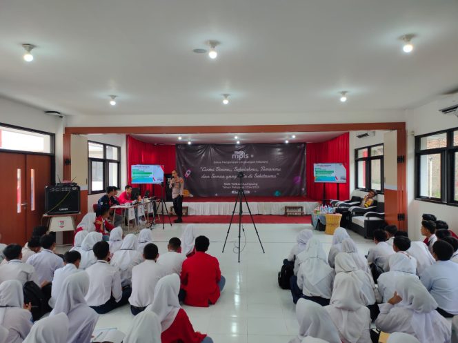 
					Polsek Gadingrejo Berikan Pembekalan Bagi Siswa Baru di SMK Telkom Gadingrejo
