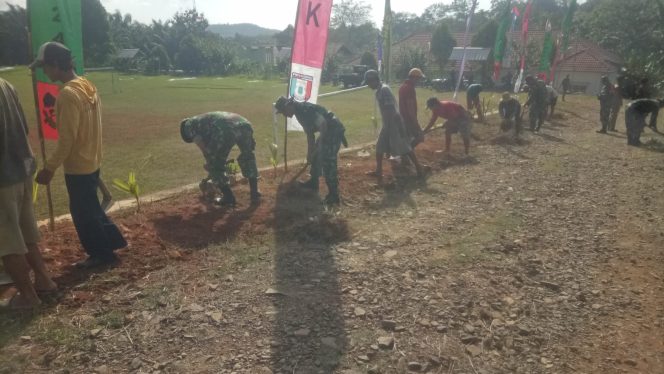 
					Koramil 05 Pagelaran Dan Warga Gotong Royong Persiapan TMMD