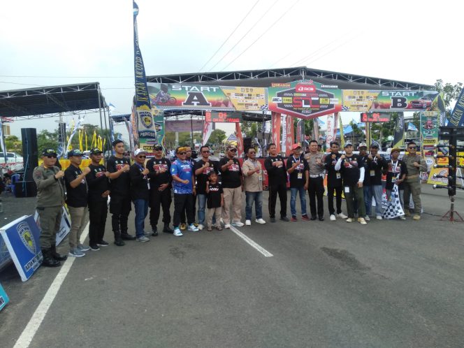 
					Puluhan Personel Polres Pringsewu Amankan Even Sumatera Drag Championship