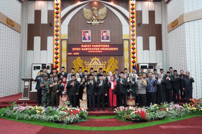 
					Pimpinan DPRD Kabupaten Pringsewu Dilantik