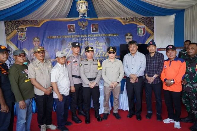 
					Pj Bupati Pringsewu Tinjau Posko Pengamanan Mudik Idhul Fitri