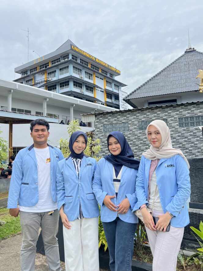 
					Fakultas Hukum UNIVERSITAS BANDAR LAMPUNG

Kelompok : 
Nita Selima 23211507
Nadila Firmayani 23211506
Lanang Rafid 23211461
Jhesica Citra Melvia 23211330